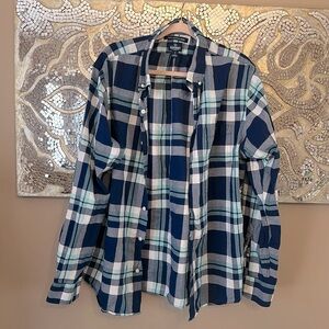 OLD NAVY PLAID BUTTON UP LONG SLEEVE